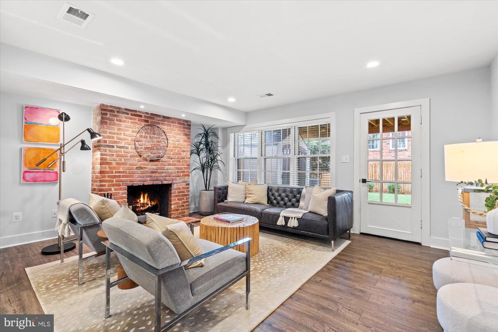 222 GREEN STREET