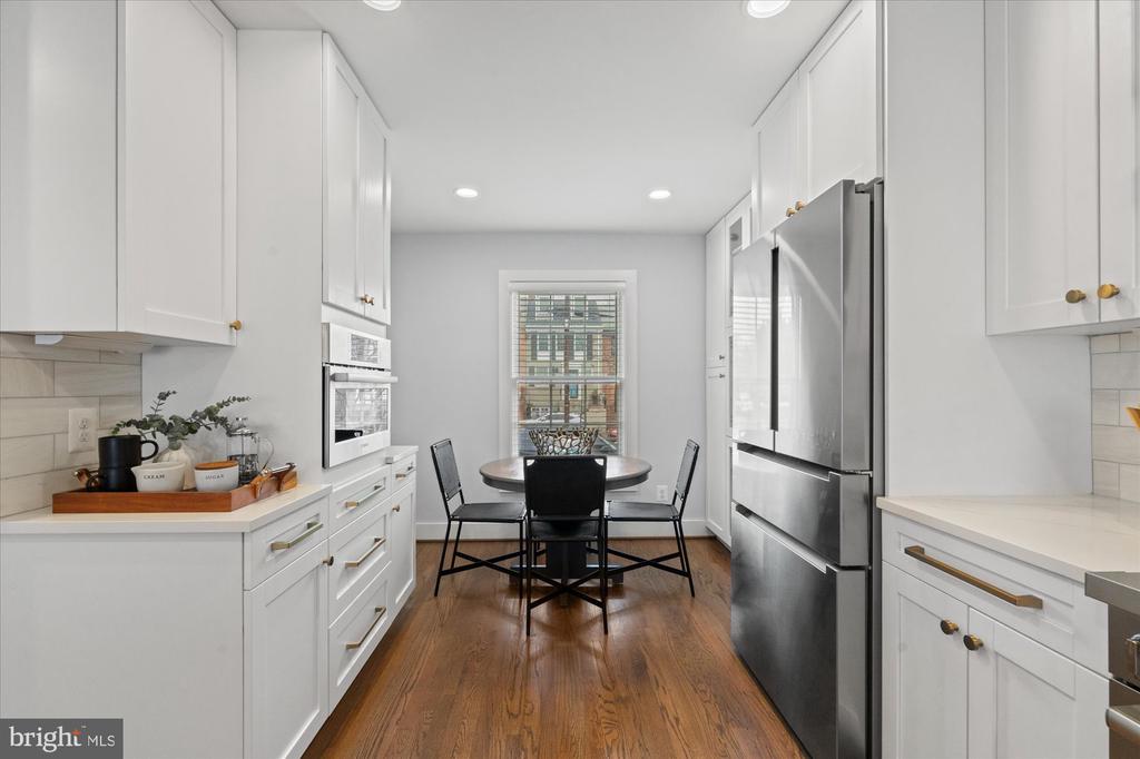 222 GREEN STREET