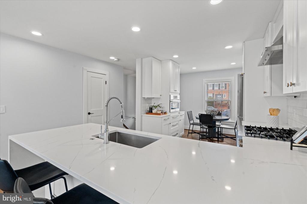 222 GREEN STREET