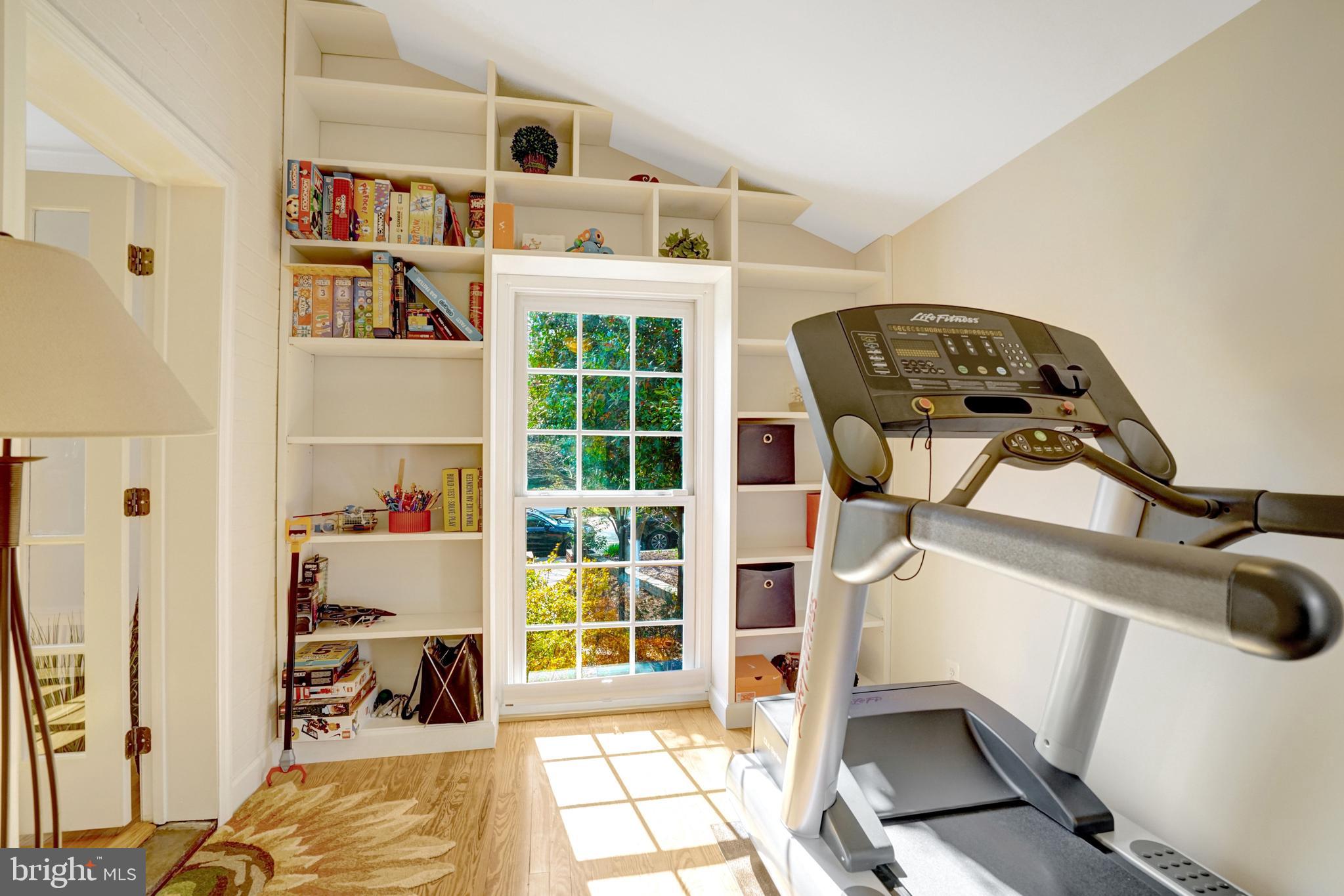 3300 OLD DOMINION BOULEVARD