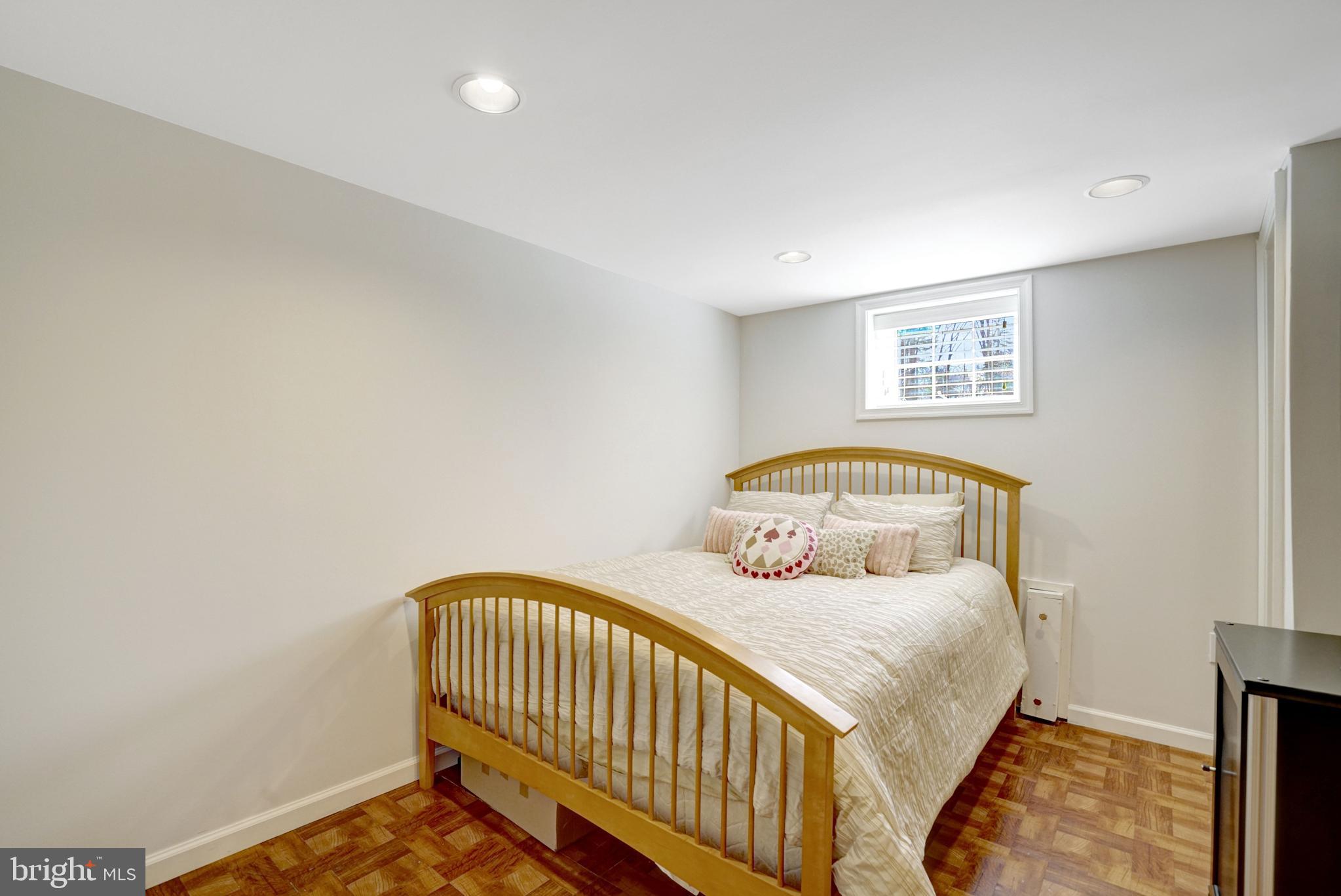 3300 OLD DOMINION BOULEVARD