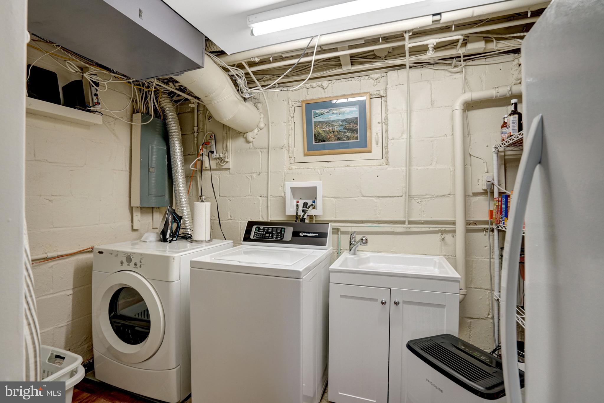 3300 OLD DOMINION BOULEVARD