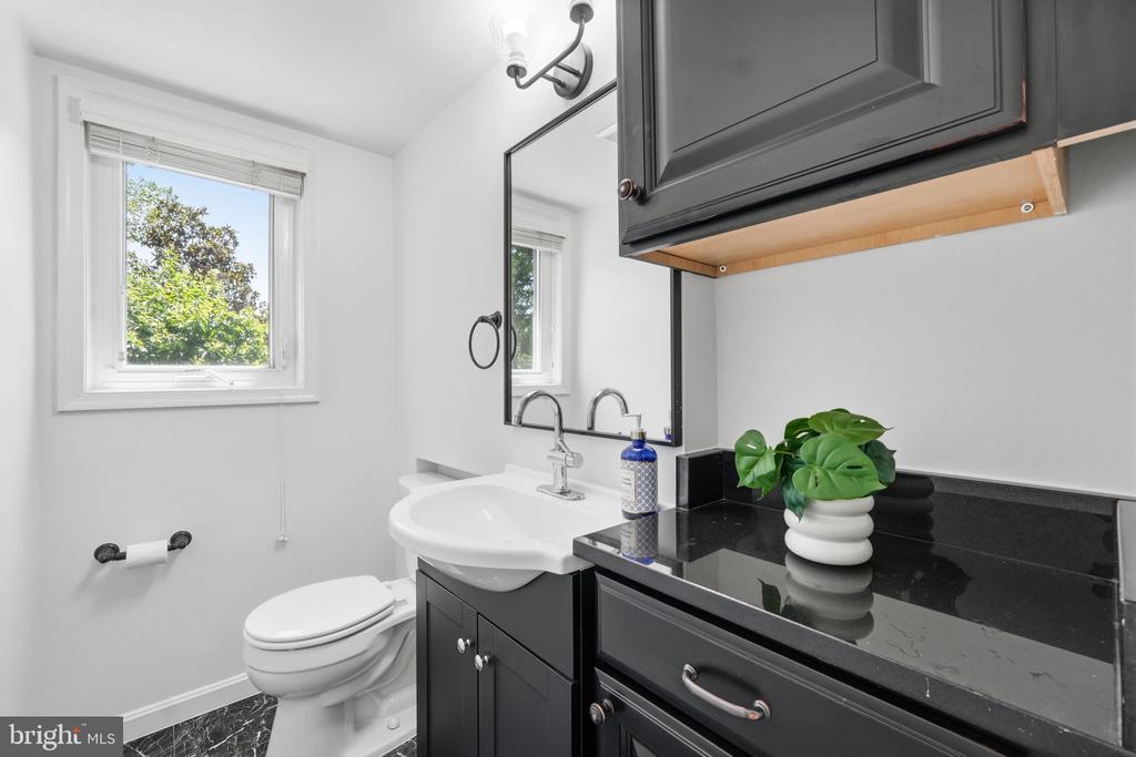 19 E MYRTLE STREET Unit: A
