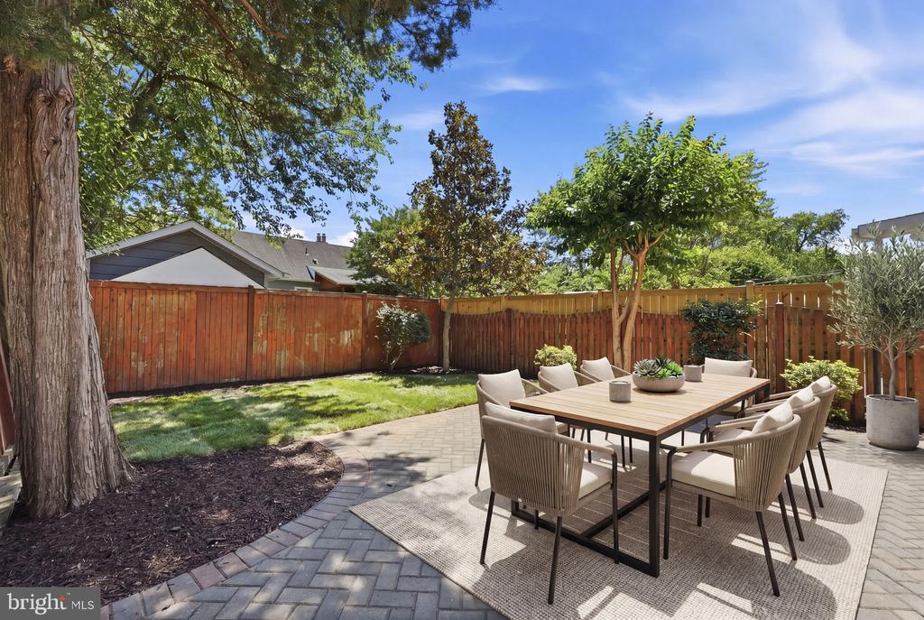 19 E MYRTLE STREET Unit: A