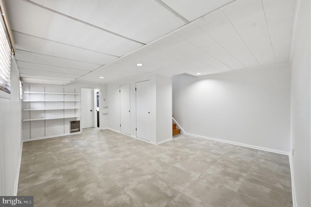 19 E MYRTLE STREET Unit: A