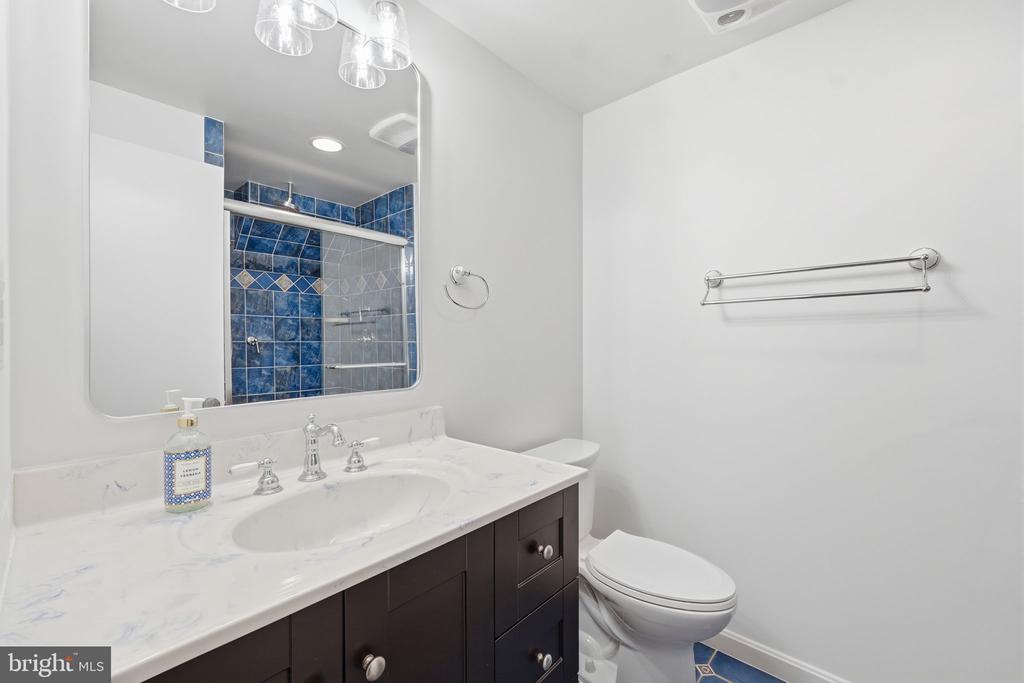19 E MYRTLE STREET Unit: A