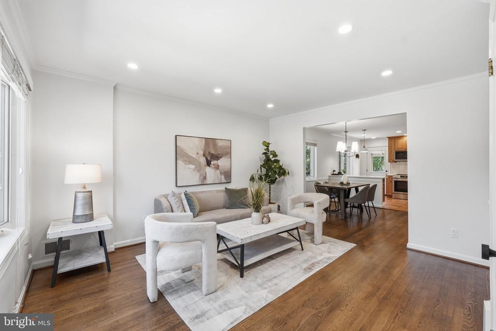 19 E MYRTLE STREET Unit: A