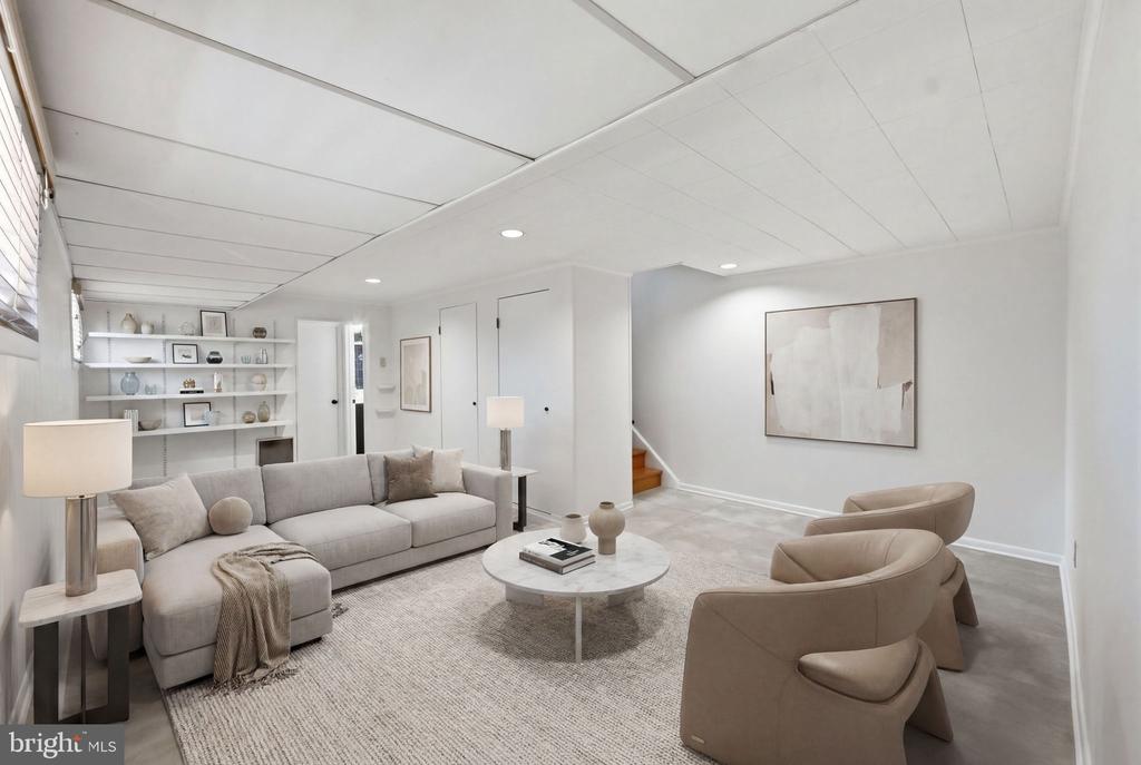 19 E MYRTLE STREET Unit: A