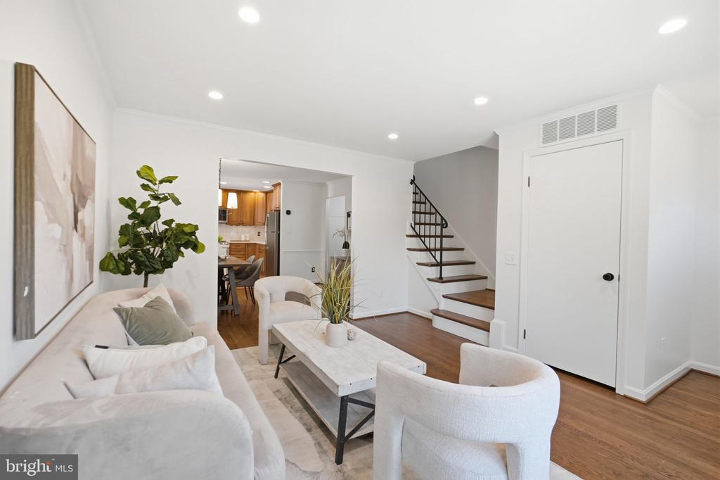 19 E MYRTLE STREET Unit: A
