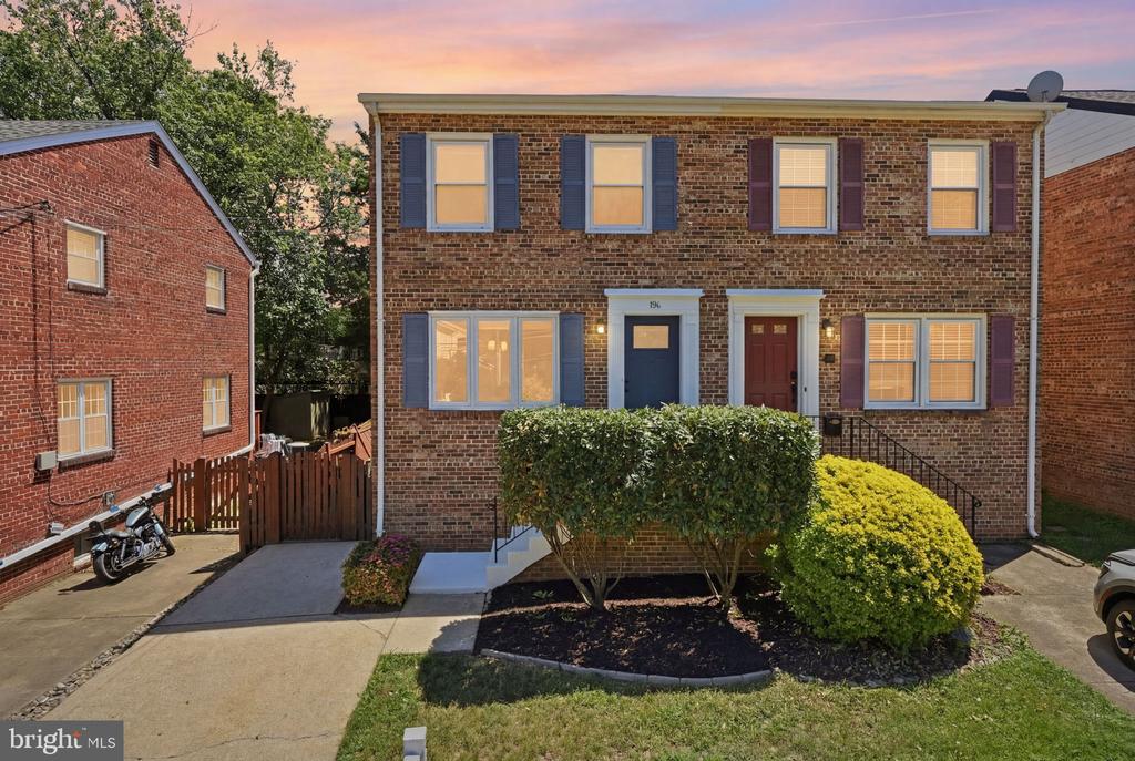 19 E MYRTLE STREET Unit: A