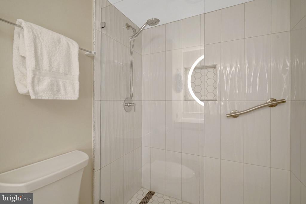 1250 S WASHINGTON STREET Unit: 703