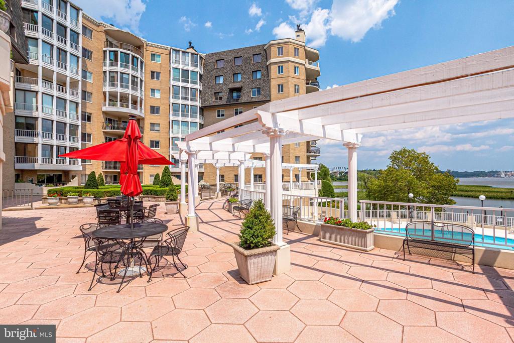 1250 S WASHINGTON STREET Unit: 703