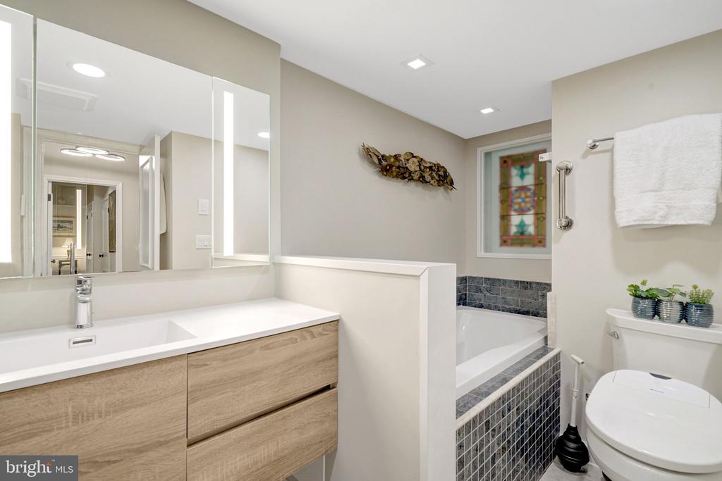 1250 S WASHINGTON STREET Unit: 703