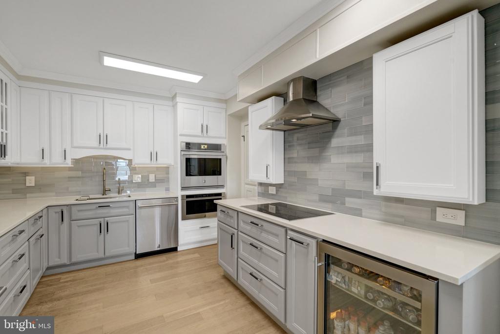 1250 S WASHINGTON STREET Unit: 703