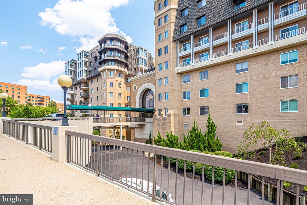 1250 S WASHINGTON STREET Unit: 703