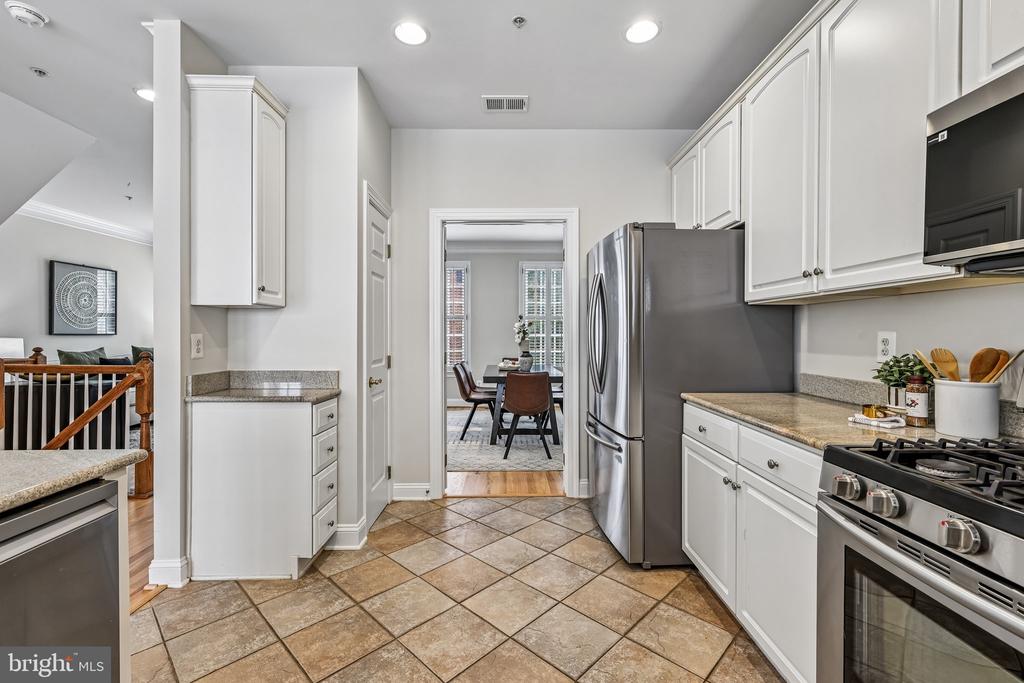 405 S FAYETTE STREET