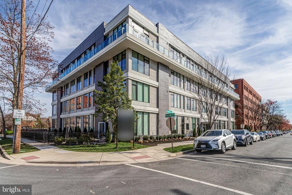 801 N FAIRFAX STREET Unit: 212