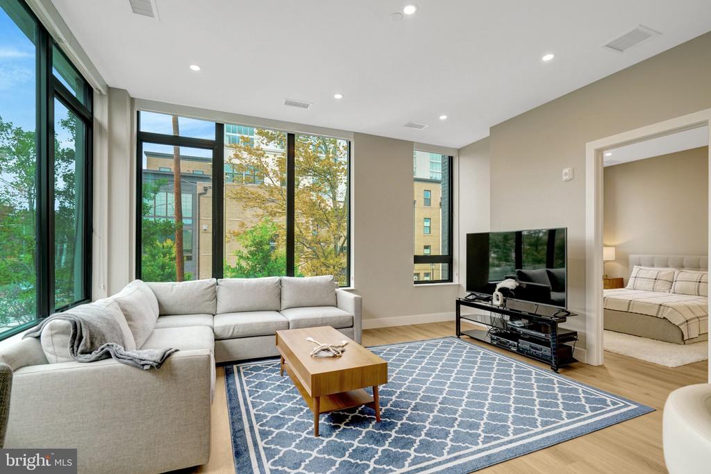 801 N FAIRFAX STREET Unit: 212