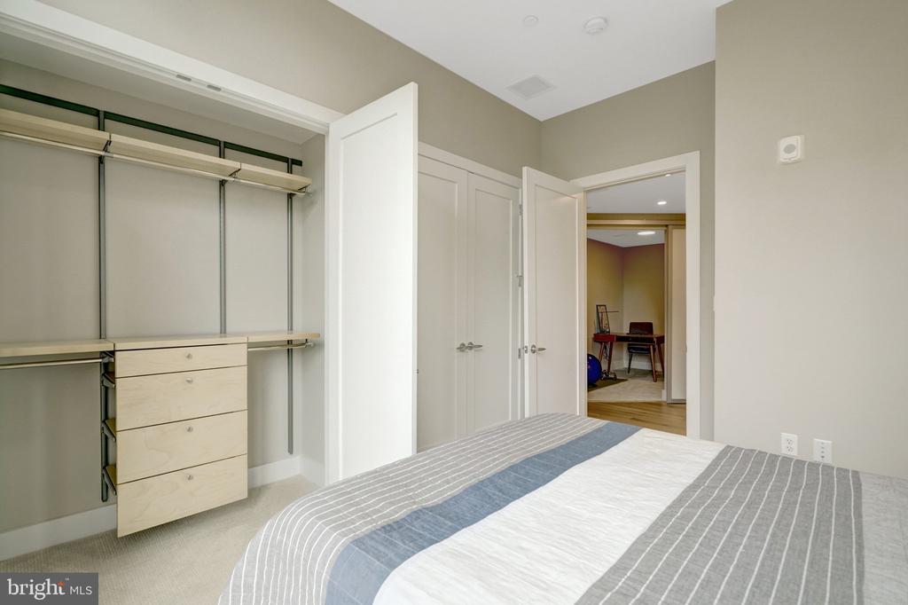 801 N FAIRFAX STREET Unit: 212