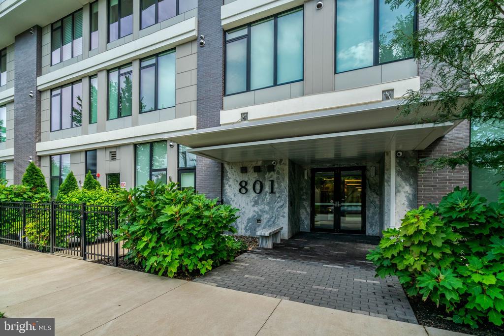 801 N FAIRFAX STREET Unit: 212