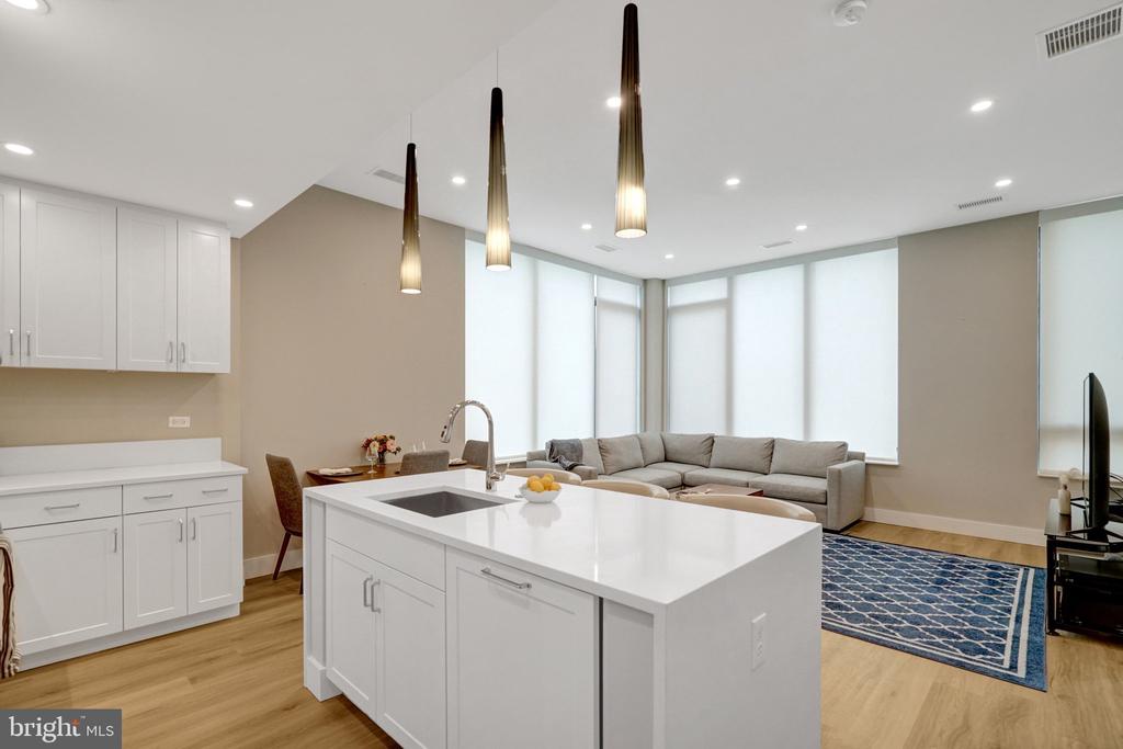 801 N FAIRFAX STREET Unit: 212