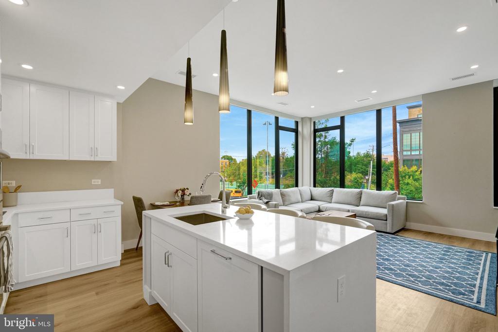 801 N FAIRFAX STREET Unit: 212