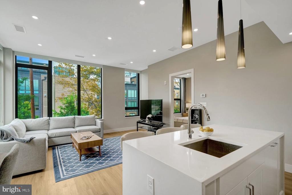 801 N FAIRFAX STREET Unit: 212