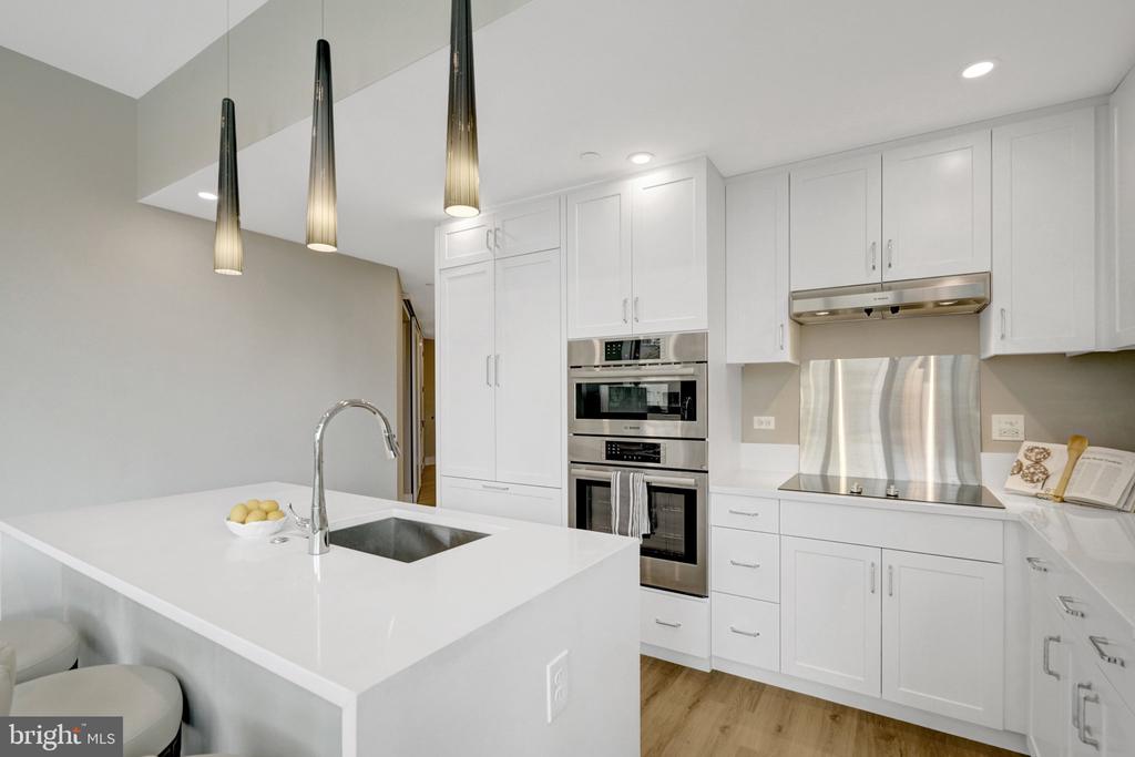 801 N FAIRFAX STREET Unit: 212