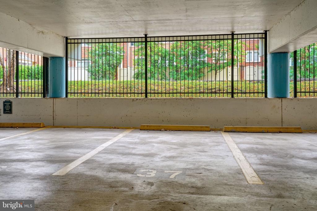 801 N FAIRFAX STREET Unit: 212