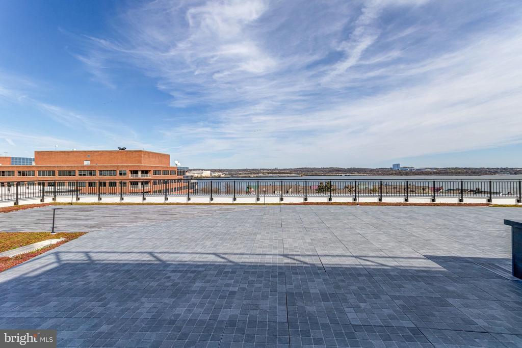 801 N FAIRFAX STREET Unit: 212