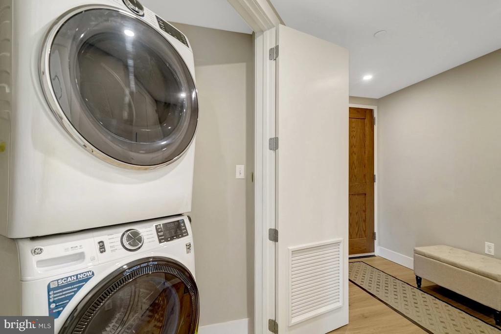 801 N FAIRFAX STREET Unit: 212