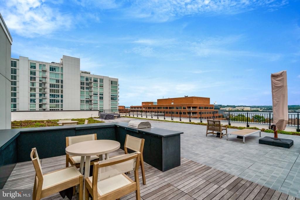 801 N FAIRFAX STREET Unit: 212
