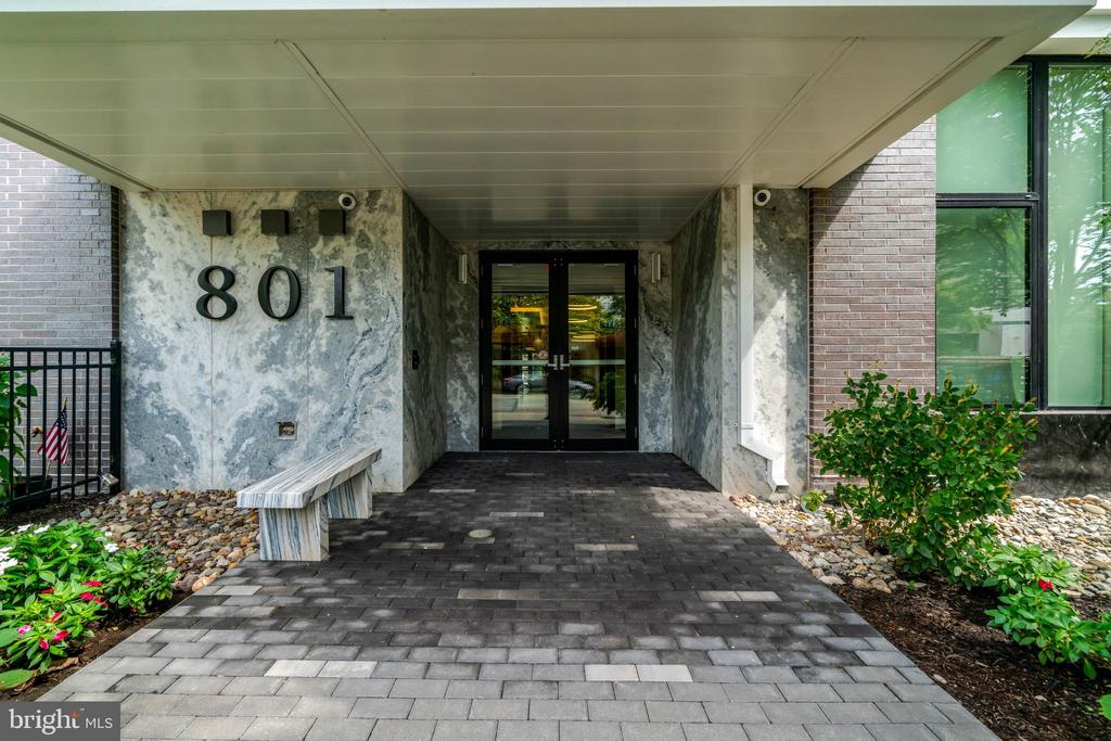 801 N FAIRFAX STREET Unit: 212