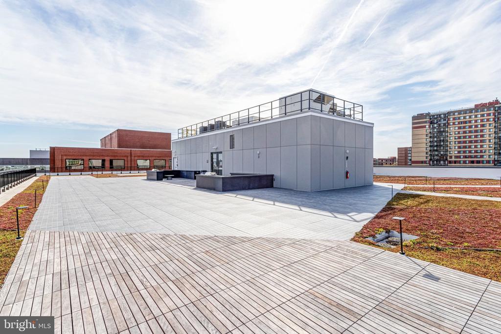 801 N FAIRFAX STREET Unit: 212