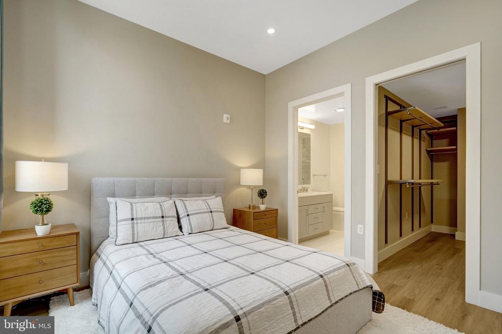 801 N FAIRFAX STREET Unit: 212