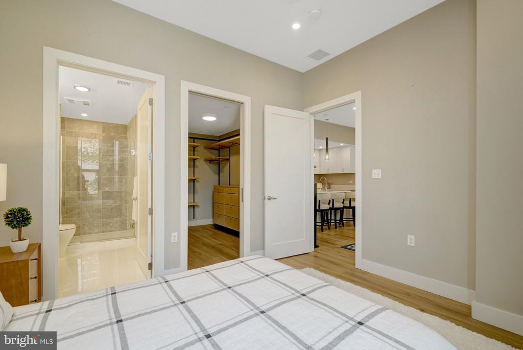 801 N FAIRFAX STREET Unit: 212