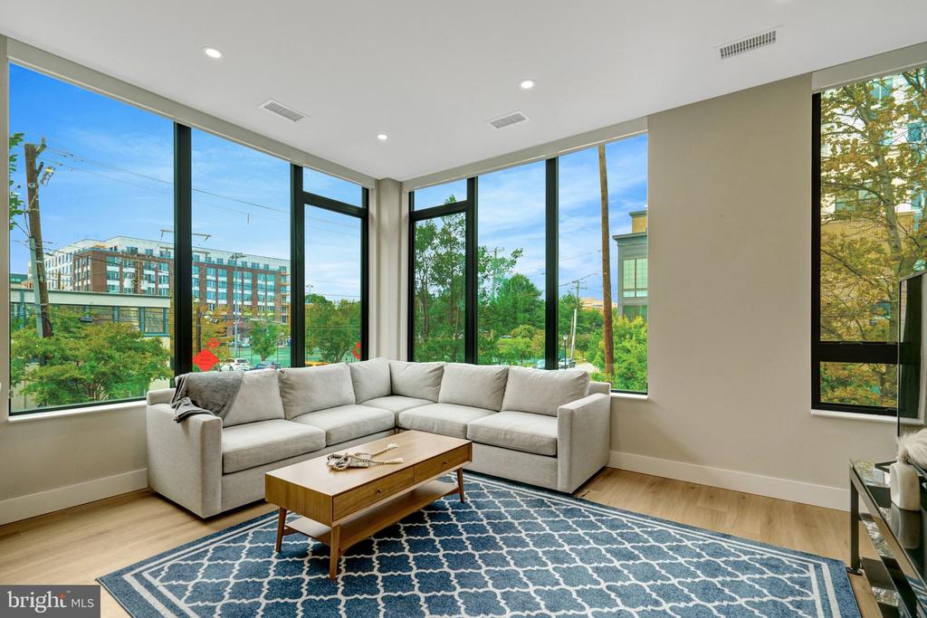 801 N FAIRFAX STREET Unit: 212