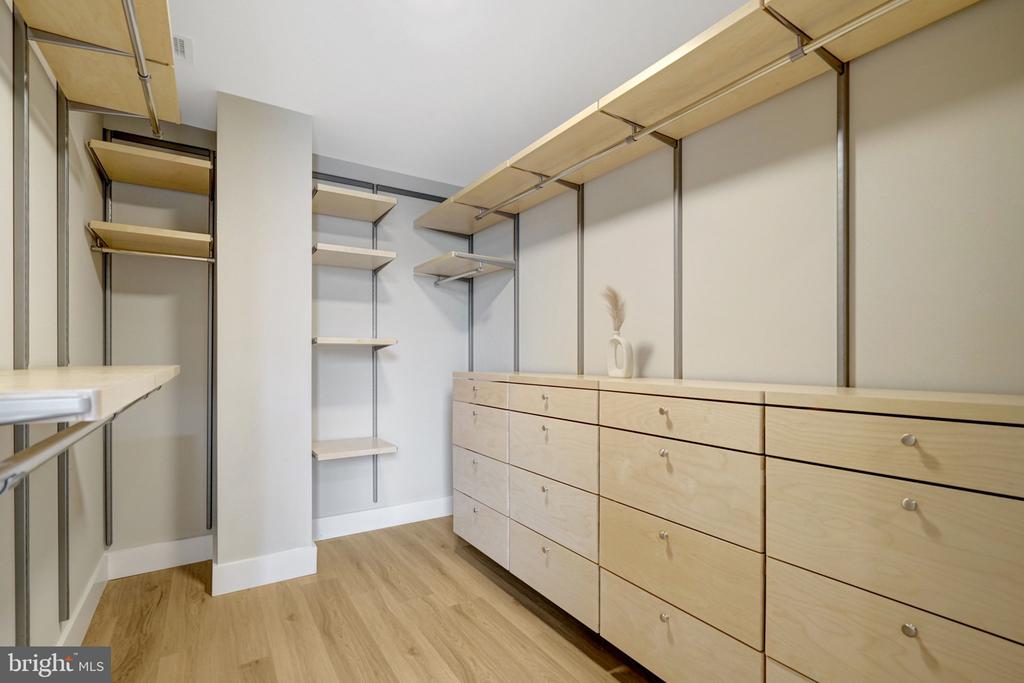 801 N FAIRFAX STREET Unit: 212