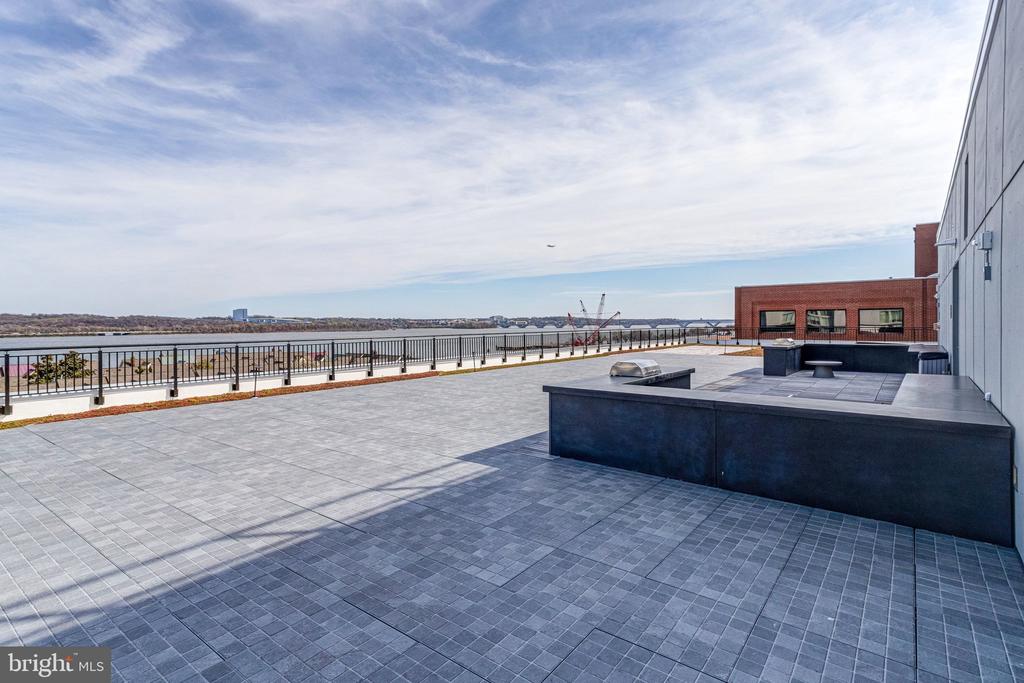 801 N FAIRFAX STREET Unit: 212
