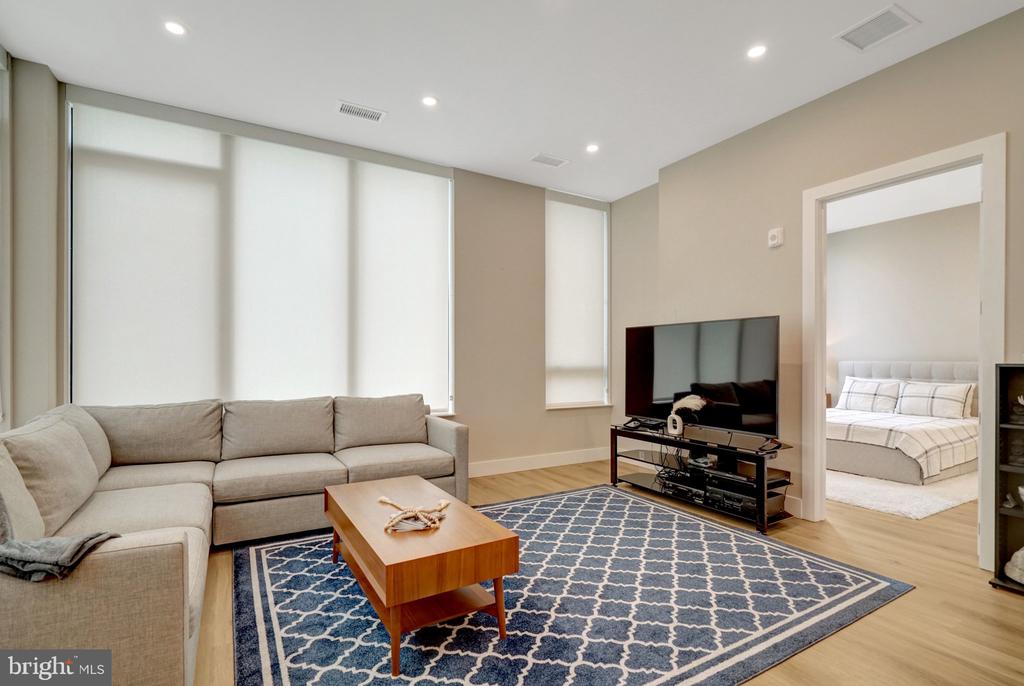 801 N FAIRFAX STREET Unit: 212