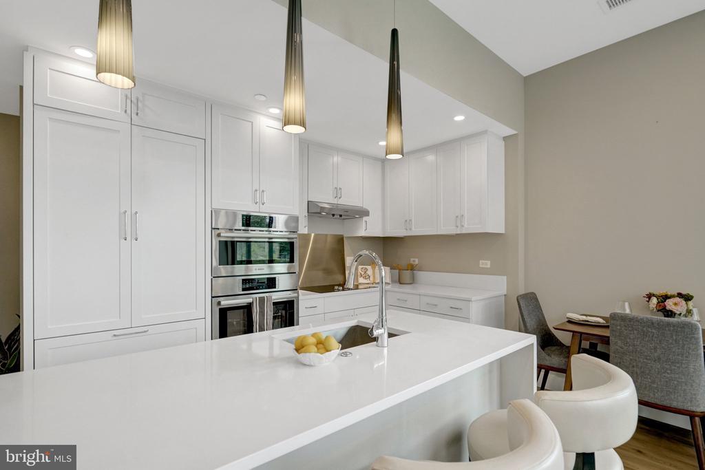 801 N FAIRFAX STREET Unit: 212