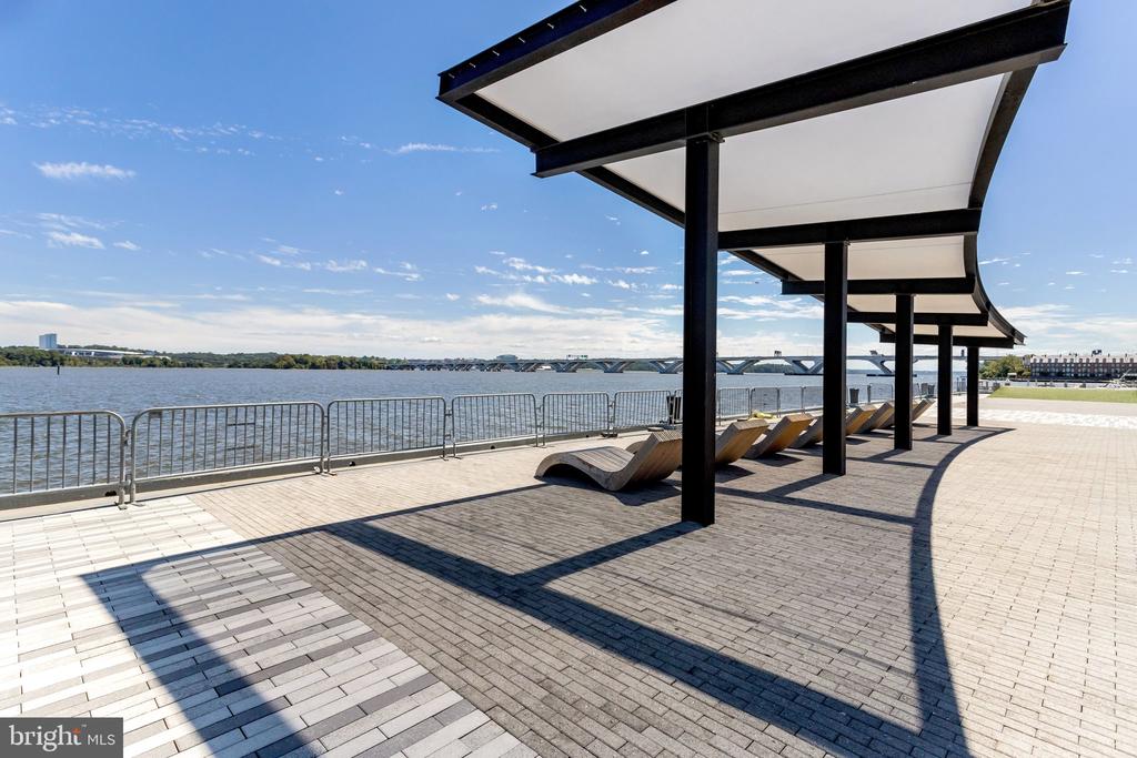 801 N FAIRFAX STREET Unit: 212