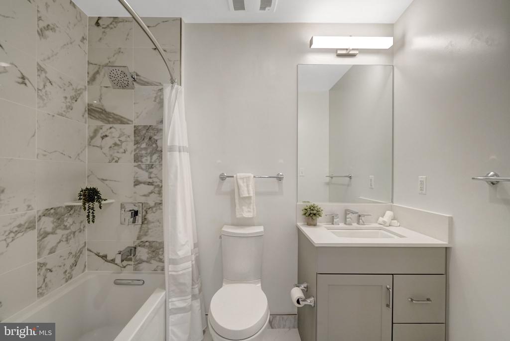 801 N FAIRFAX STREET Unit: 212