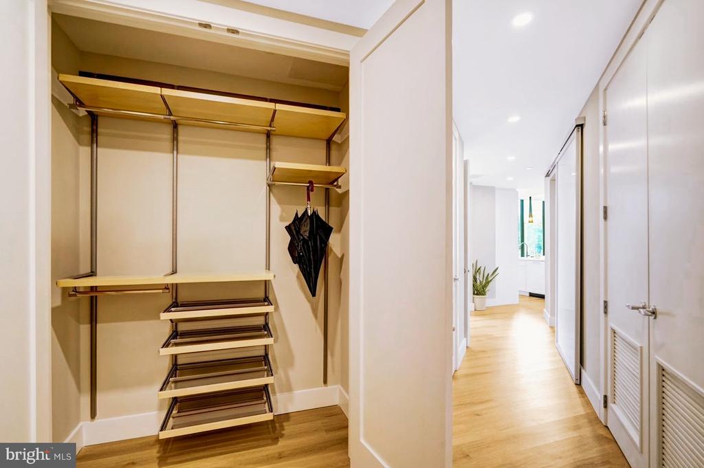 801 N FAIRFAX STREET Unit: 212