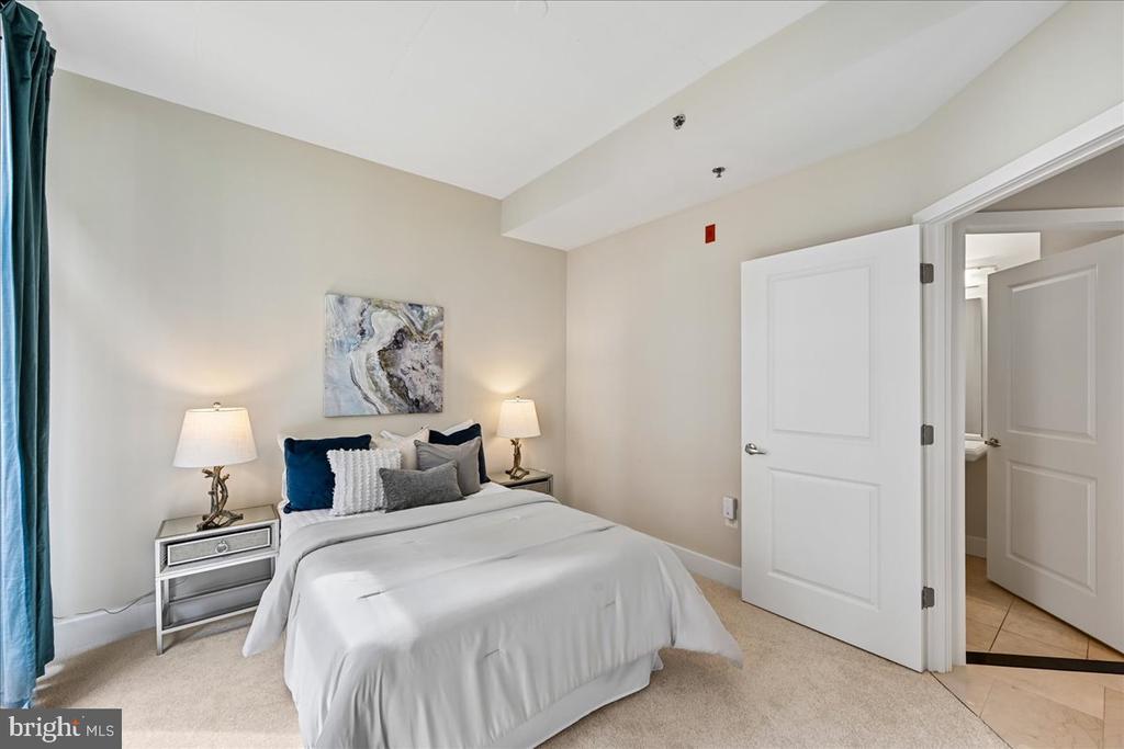 520 JOHN CARLYLE STREET Unit: 343