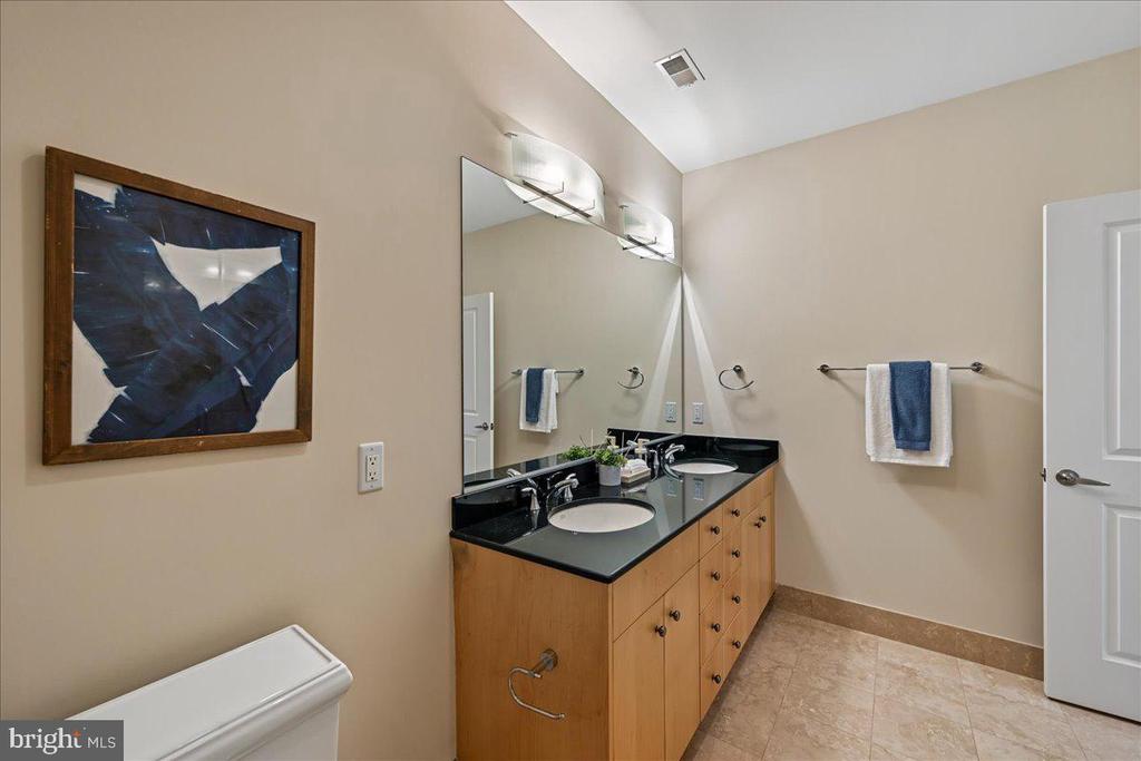 520 JOHN CARLYLE STREET Unit: 343