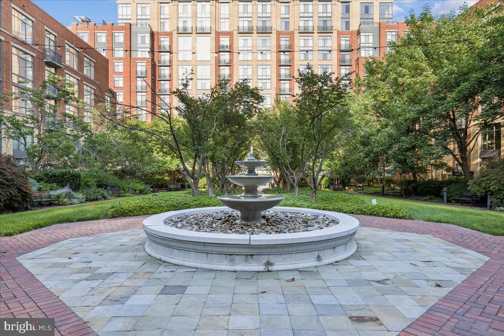 520 JOHN CARLYLE STREET Unit: 343