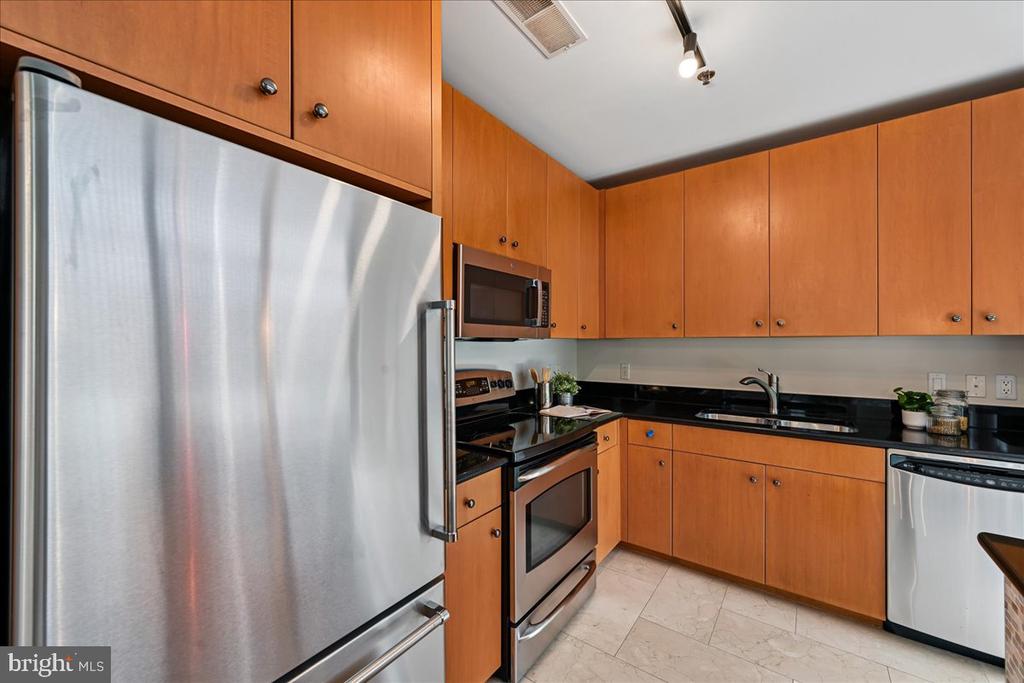 520 JOHN CARLYLE STREET Unit: 343