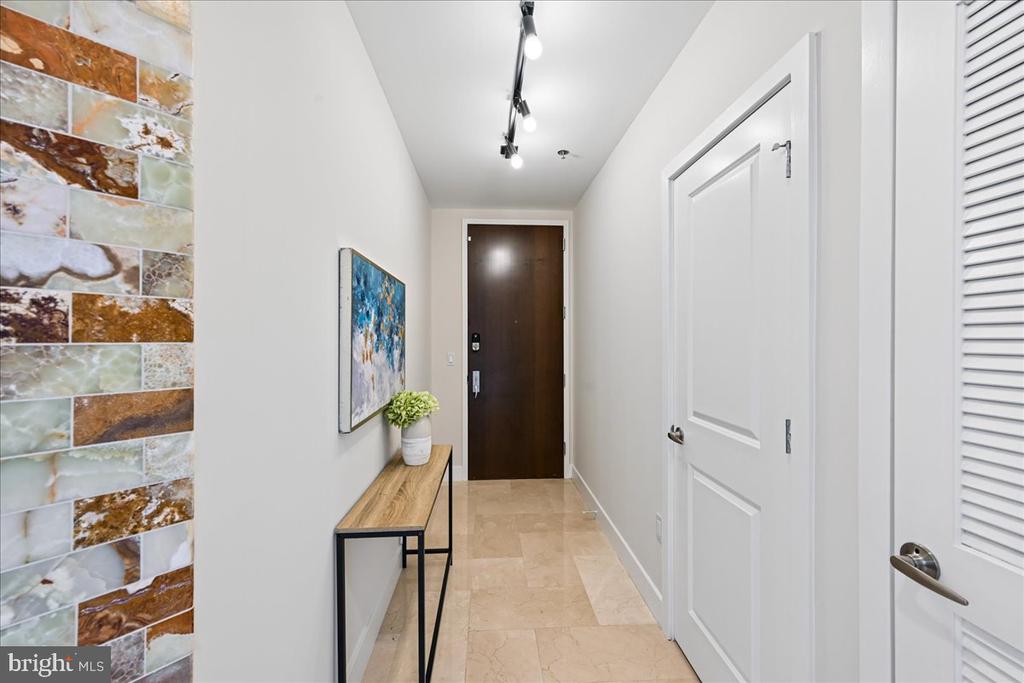 520 JOHN CARLYLE STREET Unit: 343