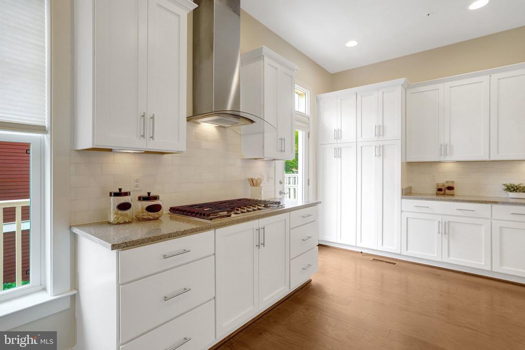 603 E ALEXANDRIA AVENUE